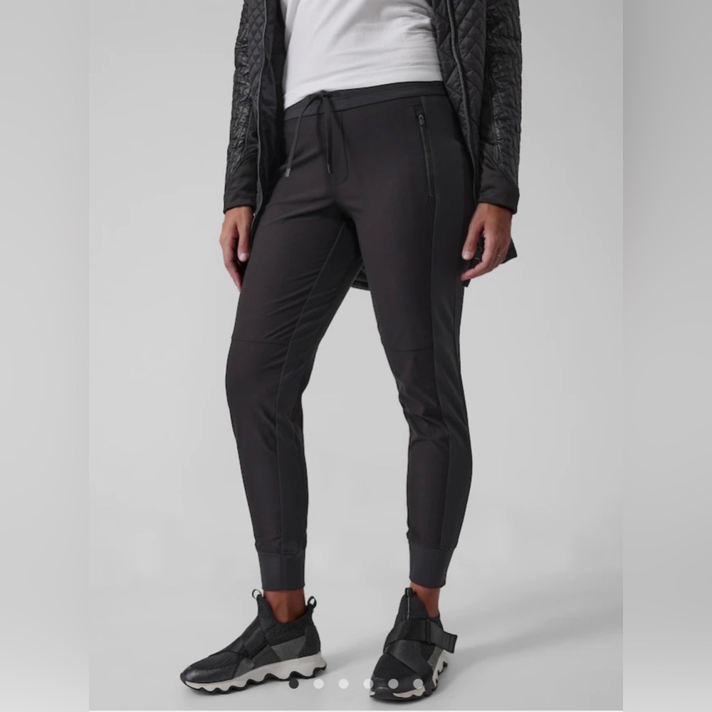 *NWT* Athleta Headlands Hybrid Trek Jogger